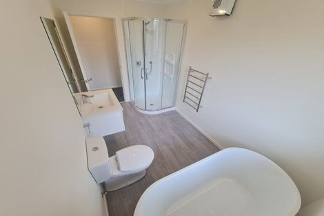 Photo of property in 7 Rewarewa Way, Timberlea, Upper Hutt, 5018