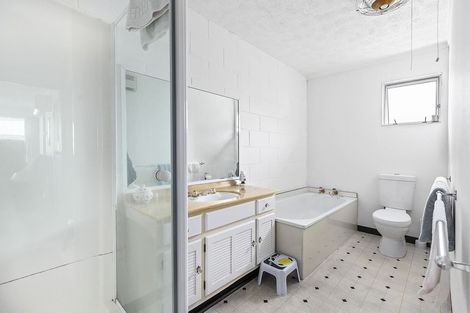 Photo of property in 1/46 Oxford Street, Tawa, Wellington, 5028