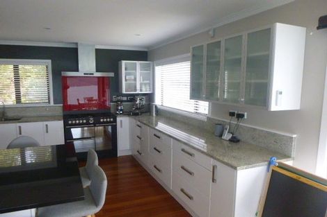 Photo of property in 124 Nevay Road, Karaka Bays, Wellington, 6022