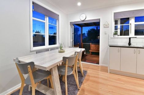 Photo of property in 32 Karaka Street, Helensville, 0800