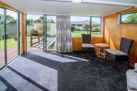 Photo of property in 228 High Street North, Carterton, 5713