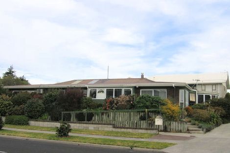 Photo of property in 1 Dallinger Street, St Andrews, Hamilton, 3200