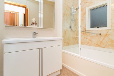 Photo of property in 14a Royal Crescent, Saint Kilda, Dunedin, 9012