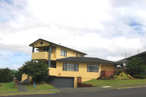 Photo of property in 24 Bluebird Crescent, Unsworth Heights, Auckland, 0632