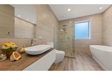 Photo of property in 1a Lincoln Road, Bluff Hill, Napier, 4110