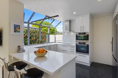 Photo of property in 39 Thornycroft Street, Fendalton, Christchurch, 8052