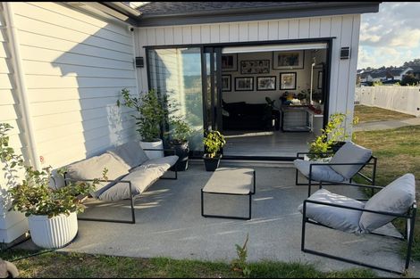 Photo of property in 18 Vintry Drive, Huapai, Kumeu, 0810