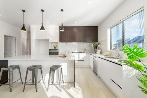 Photo of property in 6 Twin Parks Rise, Papakura, 2110