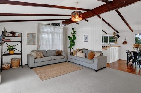 Photo of property in 5 Prudence Place, Oakura, 4314