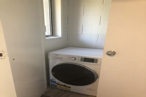 Photo of property in 6/106 West Coast Road, Glen Eden, Auckland, 0602