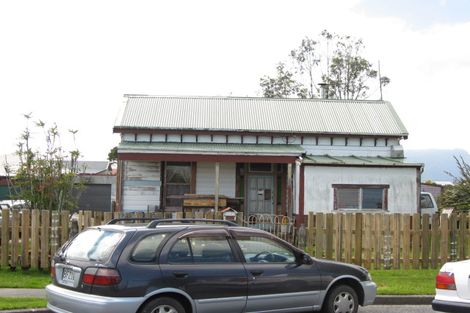 Photo of property in 175 Peel Street, Westport, 7825