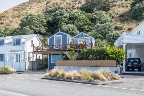 Photo of property in 154 Owhiro Bay Parade, Owhiro Bay, Wellington, 6023