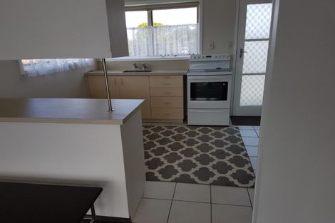 Photo of property in 2/211 Forrest Hill Road, Forrest Hill, Auckland, 0620