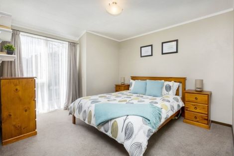 Photo of property in 2 Tapestry Grove, Silverstream, Upper Hutt, 5019