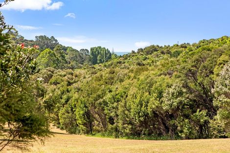 Photo of property in 129 Stratford Drive, Cable Bay, 0420