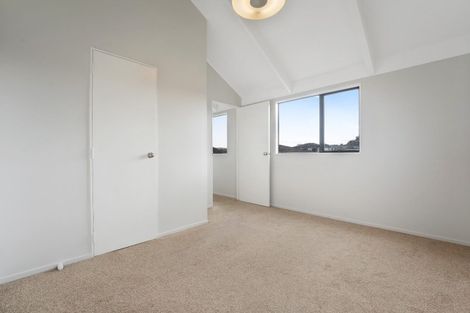 Photo of property in 1/2 Woodside Road, Manurewa, Auckland, 2102