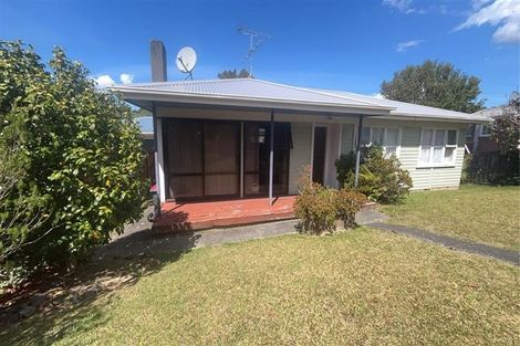 Photo of property in 4 Heather Place, Sunnynook, Auckland, 0620