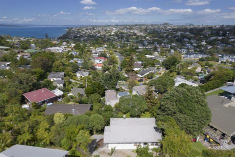 Photo of property in 71 Lyons Avenue, Murrays Bay, Auckland, 0630