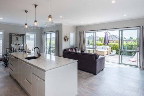 Photo of property in 11 Waipunahau Road, Waikanae, 5036