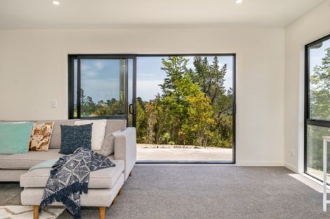 Photo of property in 45 Mount Marua Way, Timberlea, Upper Hutt, 5018