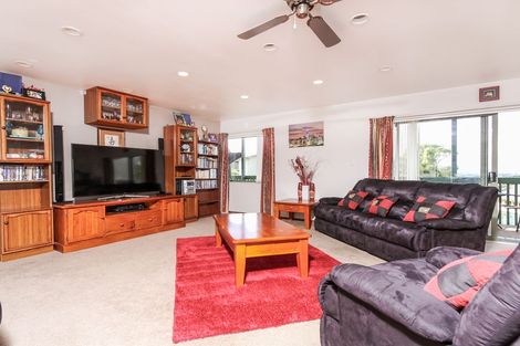 Photo of property in 81 Garton Drive, Massey, Auckland, 0614