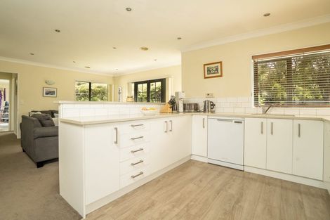 Photo of property in 4 Claverton Grove, Churton Park, Wellington, 6037