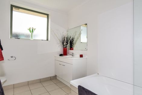 Photo of property in 7a Margarita Rise, Pukekohe, 2120