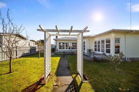 Photo of property in 13 Hori Street, Vogeltown, New Plymouth, 4310