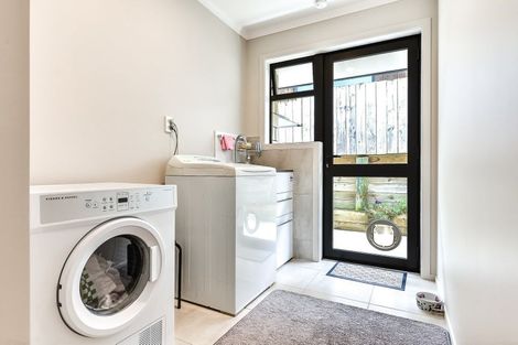 Photo of property in 12 Carlingford Rise, Dinsdale, Hamilton, 3204