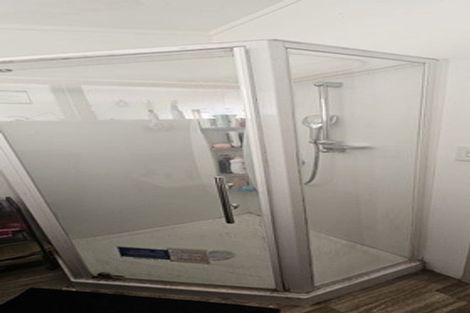 Photo of property in 557 Glenfield Road, Glenfield, Auckland, 0629