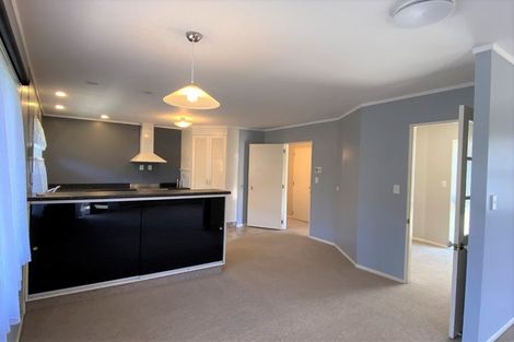 Photo of property in 14 Sandel Rise, Merrilands, New Plymouth, 4312