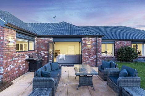 Photo of property in 54 Regency Crescent, Redwood, Christchurch, 8051