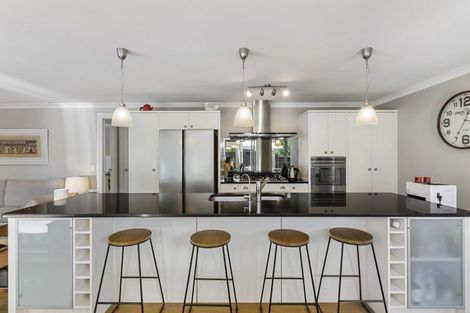 Photo of property in 17 Willowbank Close, East Tamaki Heights, Auckland, 2016