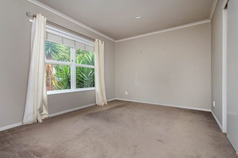 Photo of property in 2/12 Walter Street, Hauraki, Auckland, 0622