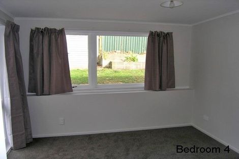 Photo of property in 28 Thomson Grove, Stokes Valley, Lower Hutt, 5019