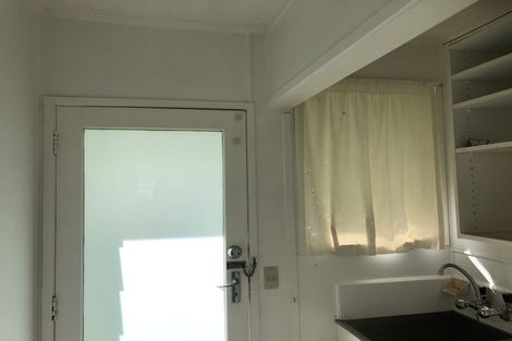 Photo of property in 10 Ewbank Place, Manurewa, Auckland, 2102