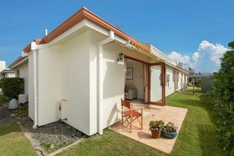 Photo of property in Cotswold Court, 6/8 Cheyne Road, Pyes Pa, Tauranga, 3112