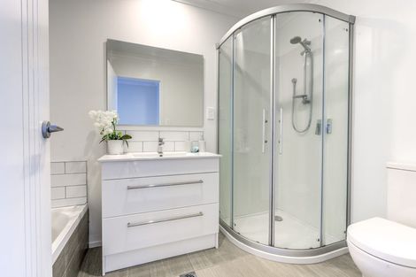 Photo of property in 9/19 Ruakiwi Road, Hamilton Lake, Hamilton, 3204