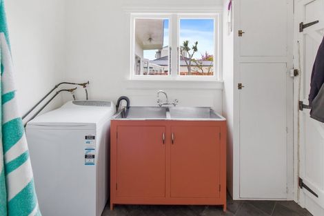 Photo of property in 98 Avenue Road, West End, Timaru, 7910