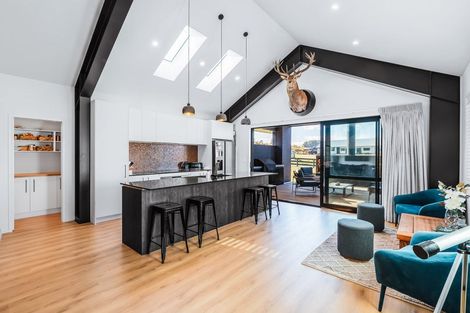 Photo of property in 2 Vickers Way, Acacia Bay, Taupo, 3385