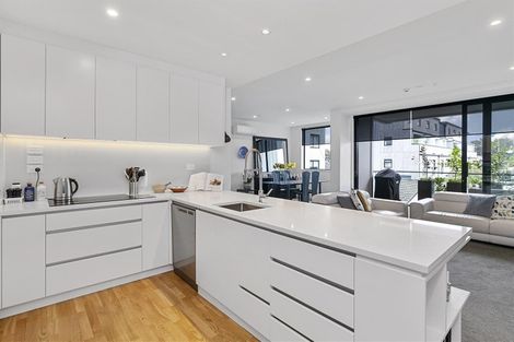 Photo of property in 107/8a Lake Pupuke Drive, Takapuna, Auckland, 0622