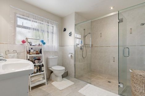 Photo of property in 33 Harbour View Road, Omokoroa, 3114