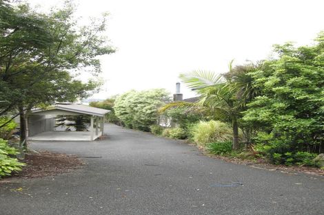Photo of property in 2/539 Glenfield Road, Glenfield, Auckland, 0629