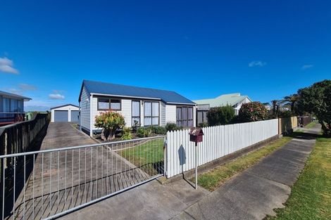 Photo of property in 49 Brennan Place, Opunake, 4616