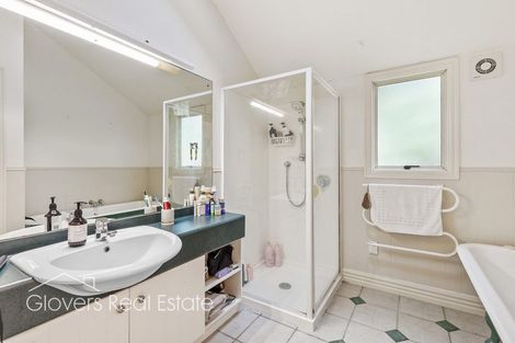 Photo of property in 23a Woodfern Crescent, Titirangi, Auckland, 0604