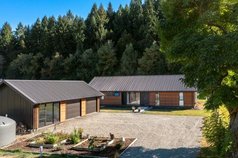 Photo of property in 14 Carlisle Street, Athol, 9793