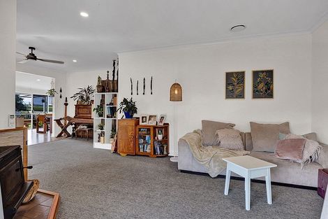 Photo of property in 1288 Normanby Road, Manaia, Hawera, 4678