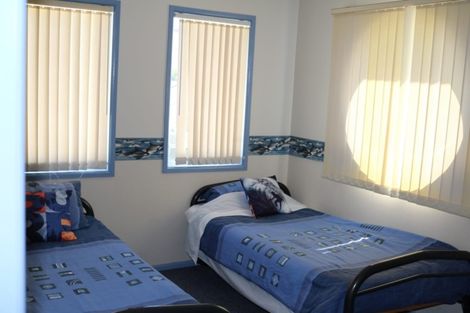 Photo of property in 18 Rewa Place, Russell, 0202