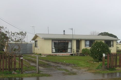 Photo of property in 16 Agnes Street, Te Kopuru, 0391