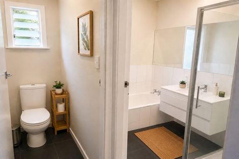 Photo of property in 17 Arataki Road, Havelock North, 4130